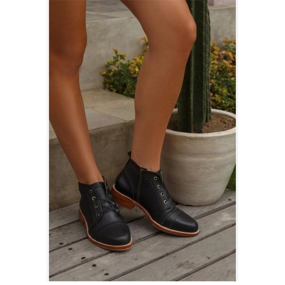 ELF Boots Passage Lace Up Ankle 11 Black Leather Handmade Quality